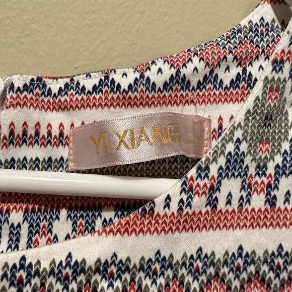 Christmasy dress - Picture 3 of 3